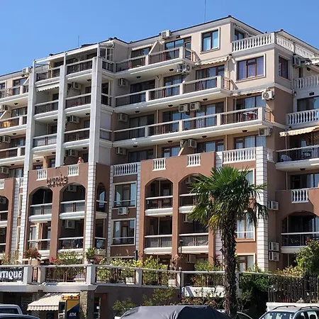 2 Bedroom With 2 Balconies And Sea Views شقة *