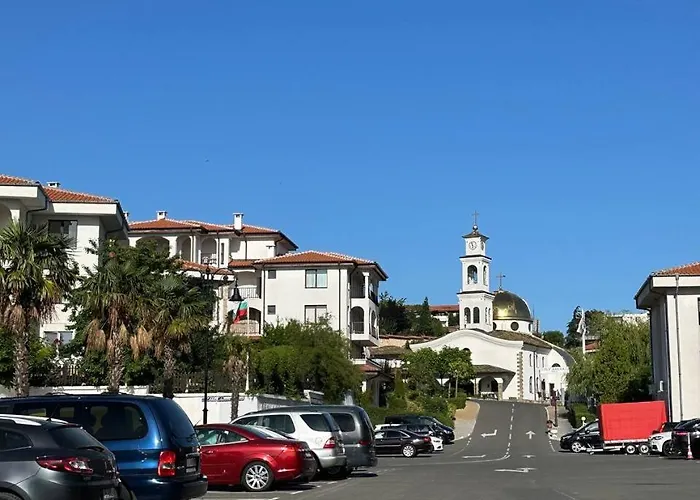 2 Bedroom With 2 Balconies And Sea Views