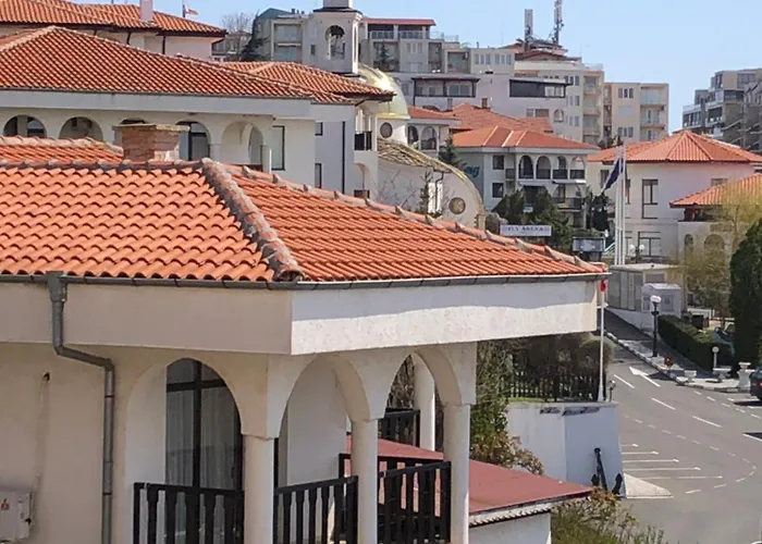 2 Bedroom With 2 Balconies And Sea Views