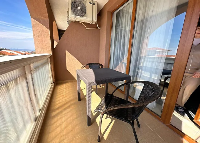 Апартамент 2 Bedroom With 2 Balconies And Sea Views *